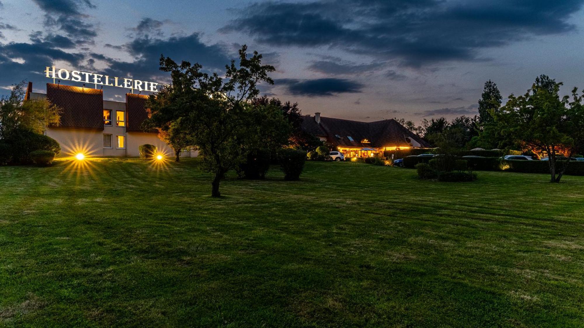 Logis Hostellerie D'Aussois Semur-en-Auxois Exterior photo