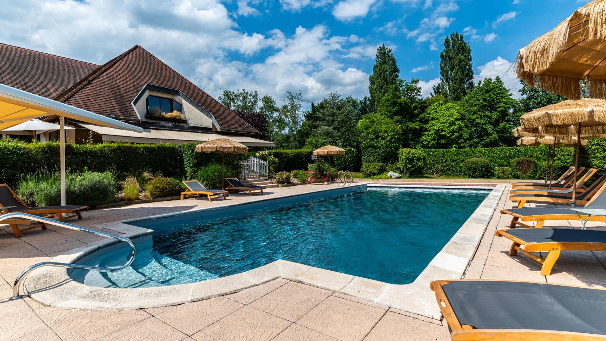 Logis Hostellerie D'Aussois Semur-en-Auxois Exterior photo